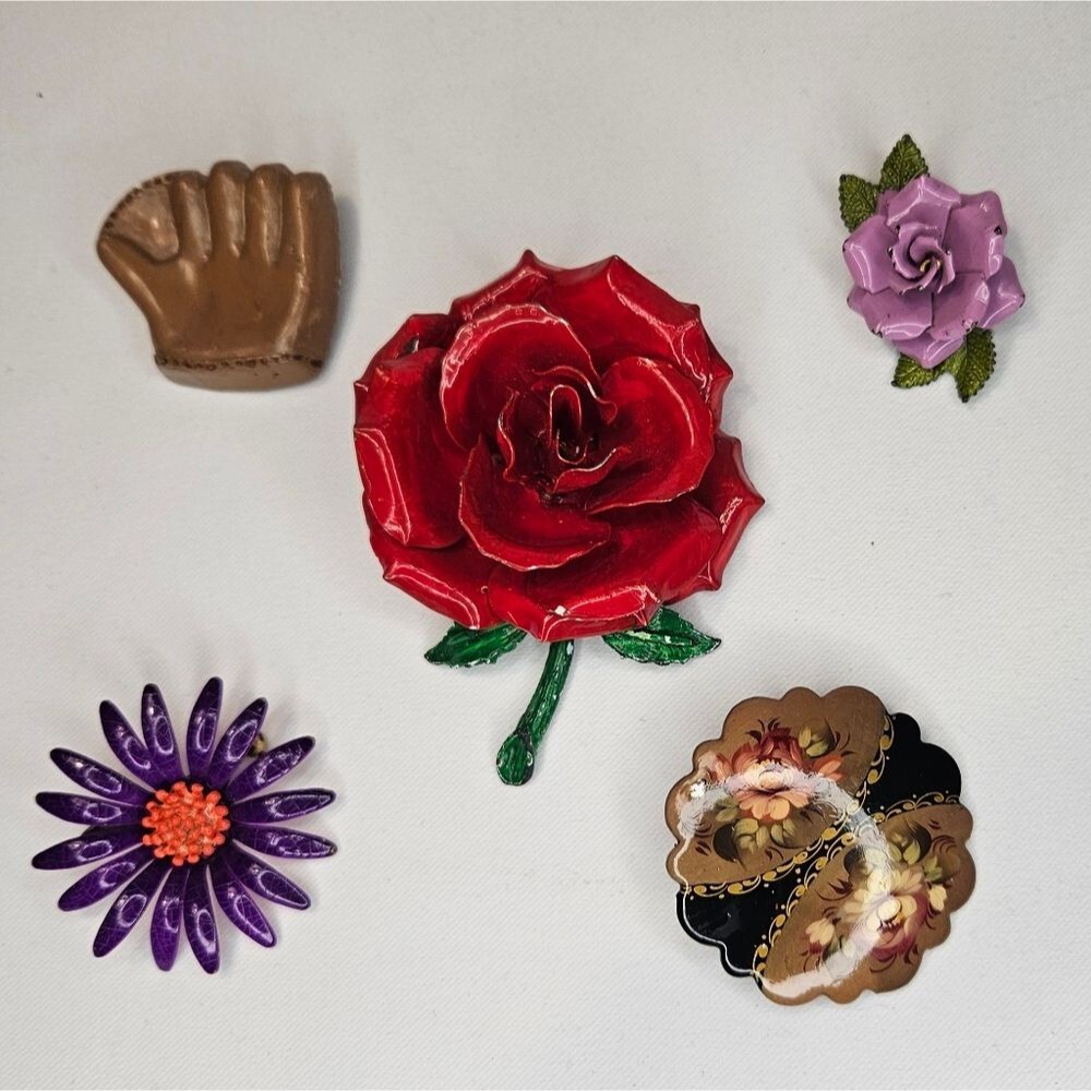 Flower brooches and baseball glove, Set of 5